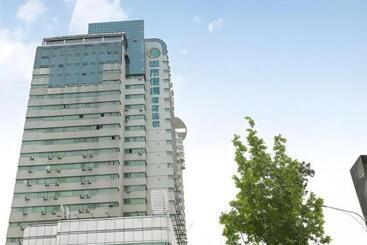 هتل City Comfort Inn Wuhan Dream Times Baotong Temple Metro Station