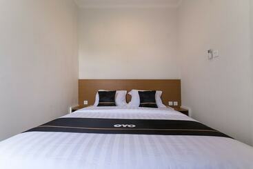 酒店 Damar Kusumo Guest House By Oyo Rooms