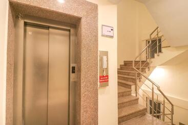 هتل Collection O Comfort Residency Near Artemis Hospital
