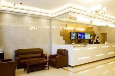 هتل Greentree Inn Huanggang City Wuxue City Kanjiang Avenue
