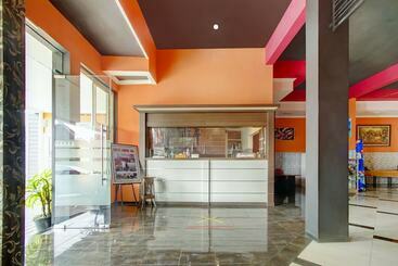 هتل Super Capital O 90151 Guest House 180
