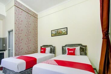 هتل Super Capital O 90151 Guest House 180