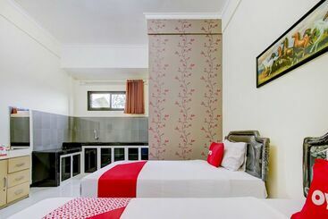 هتل Super Capital O 90151 Guest House 180