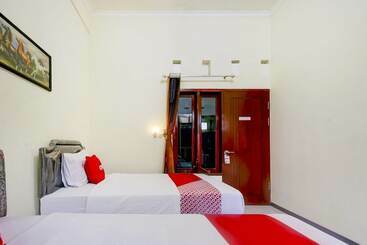 هتل Super Capital O 90151 Guest House 180