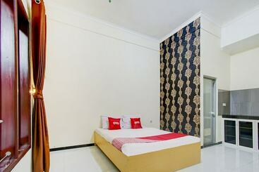 هتل Super Capital O 90151 Guest House 180