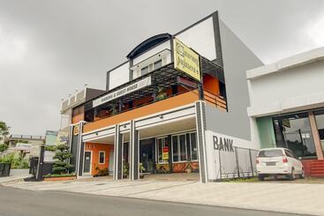 هتل Super Capital O 90151 Guest House 180