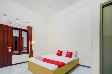 هتل Super Capital O 90151 Guest House 180