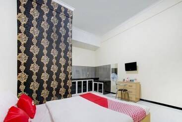 هتل Super Capital O 90151 Guest House 180