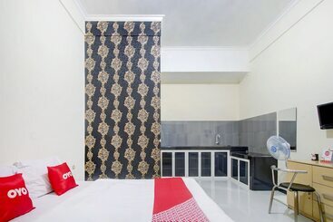هتل Super Capital O 90151 Guest House 180