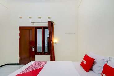 هتل Super Capital O 90151 Guest House 180