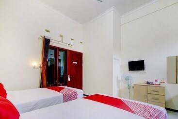 هتل Super Capital O 90151 Guest House 180