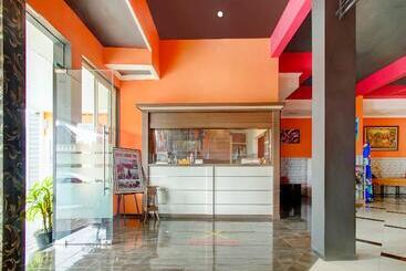 هتل Super Capital O 90151 Guest House 180