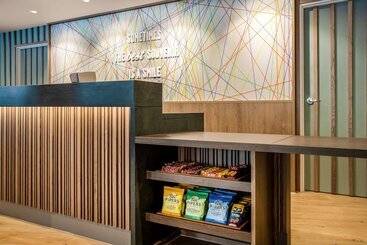 هتل Hampton By Hilton Bath City