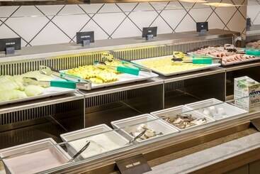 هتل Hampton By Hilton Bath City
