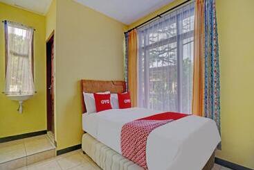هتل Harwin Homestay By Oyo Room