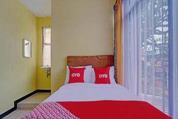 هتل Harwin Homestay By Oyo Room