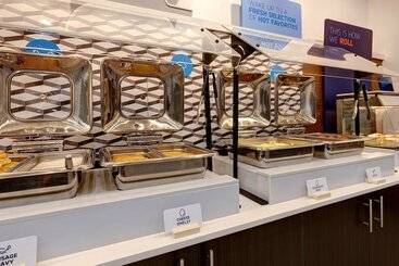 هتل Holiday Inn Express & Suites Detroit Dearborn, An Ihg
