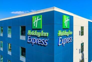 هتل Holiday Inn Express   Huntsville Space Center, An Ihg