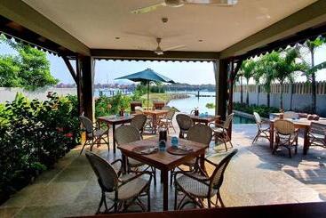 هتل Ja Enchanted Waterfront Seychelles
