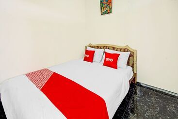 هتل Live Homestay By Oyo Rooms