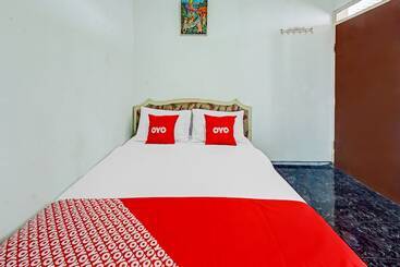 هتل Live Homestay By Oyo Rooms
