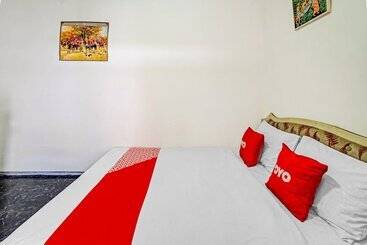 هتل Live Homestay By Oyo Rooms