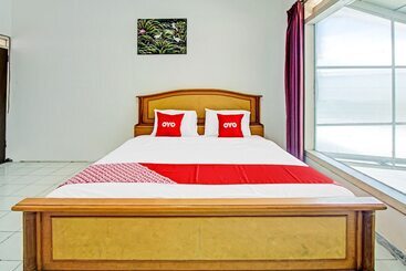 هتل Live Homestay By Oyo Rooms
