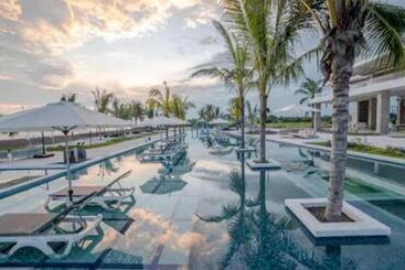 هتل Oceana Resort & Conventions