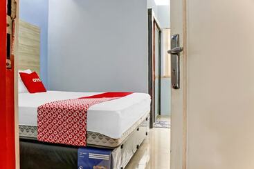 هتل Oyo 3903 Sweethome Syariah Guesthouse