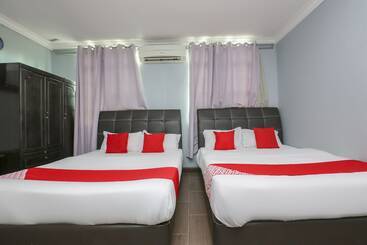 هتل Oyo 90145 D'sofwa Inn