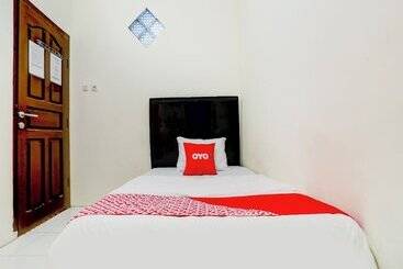 هتل Oyo 90190 Asha Kost Syariah