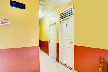 هتل Oyo 90190 Asha Kost Syariah