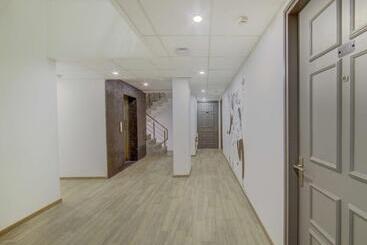 酒店 Townhouse Golf Course Road