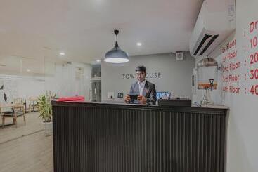 酒店 Townhouse Golf Course Road