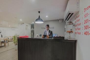 酒店 Townhouse Golf Course Road