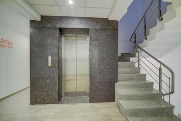 酒店 Townhouse Golf Course Road