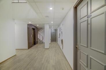 酒店 Townhouse Golf Course Road