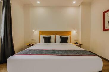 Отель Super Townhouse Begumpet Near Hyderabad Central