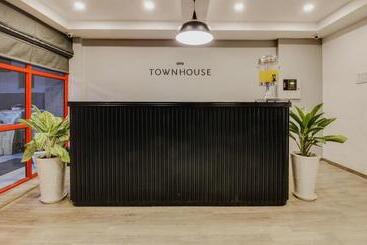 בית מלון כפרי Super Townhouse Begumpet Near Hyderabad Central