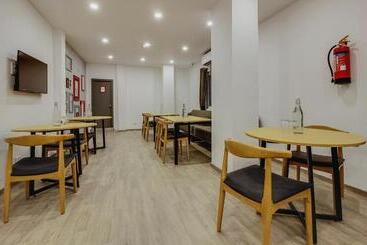 Отель Super Townhouse Begumpet Near Hyderabad Central