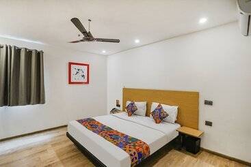 Fabhotel F9 Sector 58 - New Delhi
