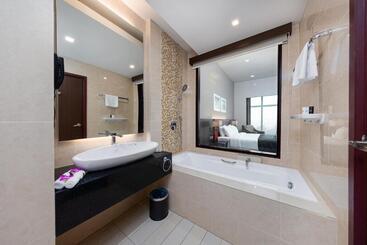 Raia Hotel & Convention Centre Kuching