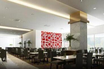 Raia Hotel & Convention Centre Kuching
