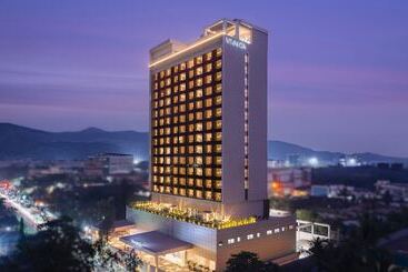 هتل Vivanta Navi Mumbai Turbhe