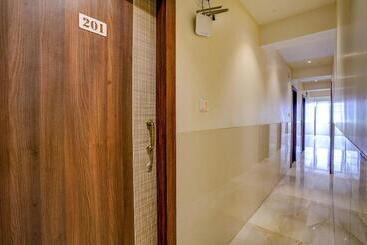 هتل Fabexpress Super 7 Inn   Nr Rabale Station