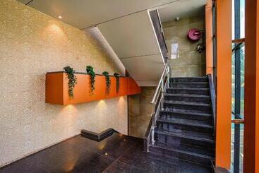 هتل Fabexpress Super 7 Inn   Nr Rabale Station