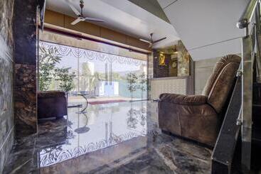 هتل Fabexpress Super 7 Inn   Nr Rabale Station