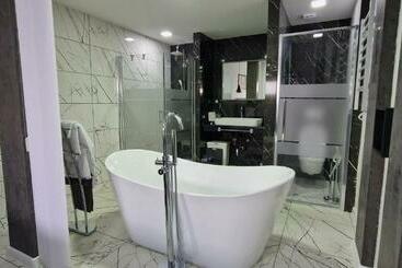 Apartmani I Sobe Gromilovic