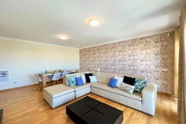 Faro Stylish 2 By Homing