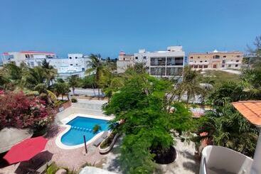 هتل Cabañas Puerto Morelos